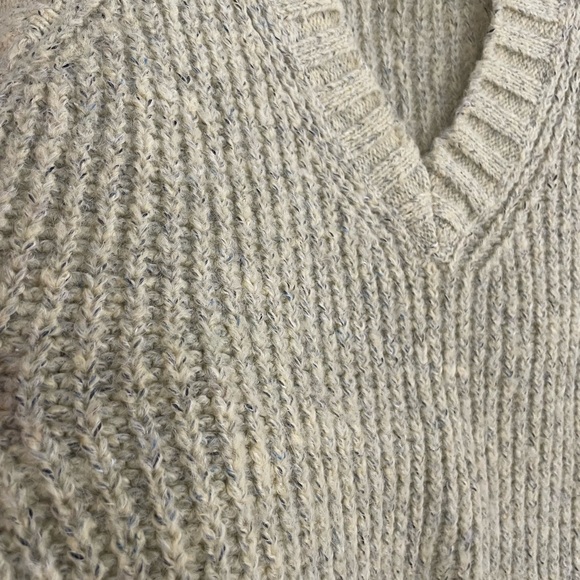 A.n.a. Light Green Short Sleeve Sweater in size Small - Picture 3 of 6